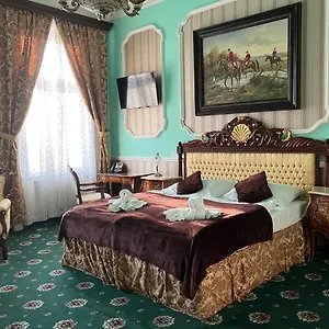 Отель Klarinn Castle