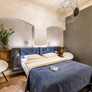 4* Apartmanhotel Mooo By The Castle